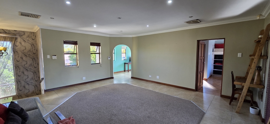 4 Bedroom Property for Sale in Roylglen Gardens Northern Cape